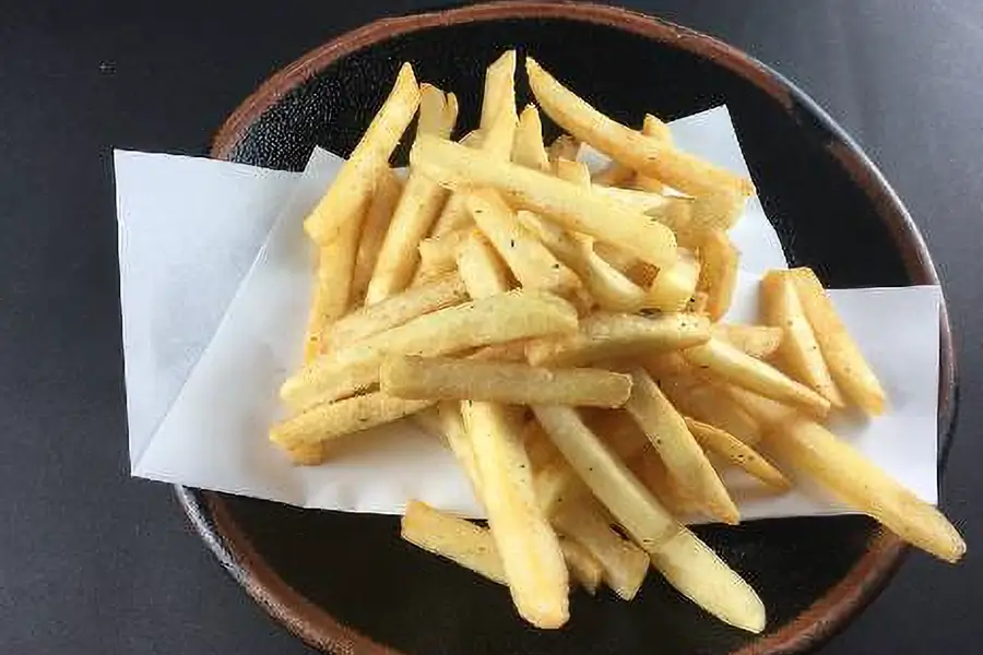 フレンチフライポテト<br />
（塩、のり塩、バター醤油、コンソメ、ガーリック）
